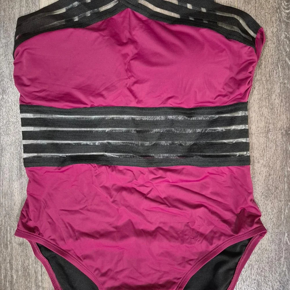 Women's Hilor‎ Magenta & Black One Piece Swimsuit M